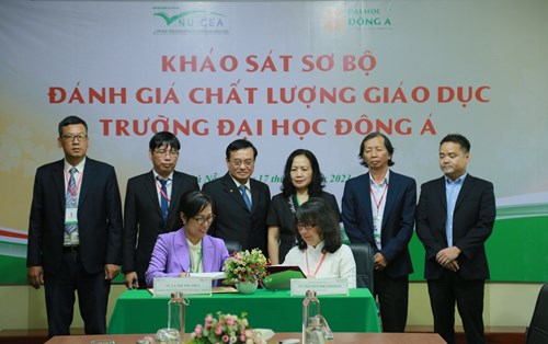 Đoàn chuyên gia đánh giá ngoài khảo sát sơ bộ kiểm định chất lượng giáo dục Đại học Đông Á